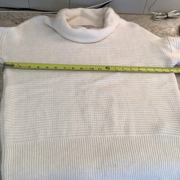 Banana Republic Cream Turtleneck Wool & Alpaca Blend Size Medium - Picture 6 of 8